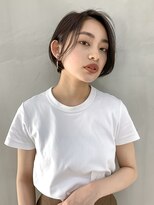 ミィ 表参道(mee.)&nbsp;【mee.】ハセガワヒトシ ヌーディ耳かけショートボブ