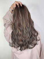 アンダーバーホワイト(_white)&nbsp;透明感 × シークレットハイライト