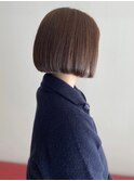 ベージュ×ミニボブ