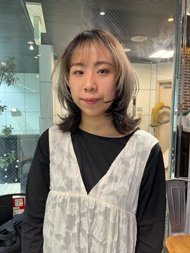 ヘアーアンドメイク ビス(HAIR&MAKE bis) ザクザク顔周りレイヤーカット