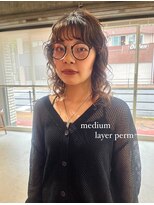 ユニ(uni)&nbsp;レイヤーカット/レイヤーパーマ/ウルフパーマ/20代/30代/40代
