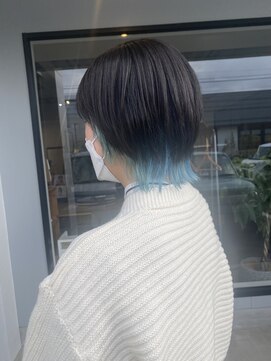 ナンバー 竪町(number+) 20代30代40代小顔ウルフカットインナーカラー透け感アクアブルー