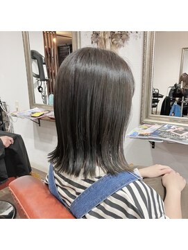 ヘアメイク アンフィ(amphi) くすみグレージュ..~*＊.