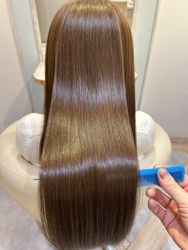 アンド ラ ブランシュ(&.La Blanche) レイヤーカット/オリーブベージュ/髪質改善/暗髪カラー