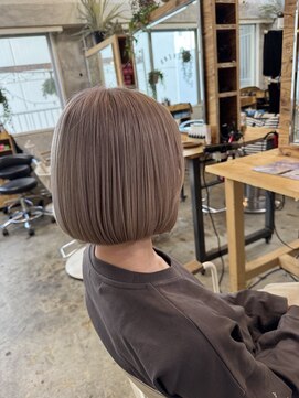 ウィークエンド(WEEKEND) ブリーチ+カット+トリートメント【￥23900~】