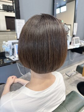 レナータ ヘア(Renata hair) 大人可愛いショートボブ/艶ボブ/のばし中ボブ/グレージュ