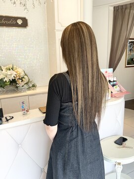 アフロディーテ 泉中央店(Aphrodite) 外国人風ハイライトのストレートロング