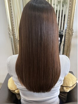 【縮毛矯正も炭酸泉付☆】髪質に合わせた上質な薬剤で広がり・うねりも、自然なストレートで解決します！