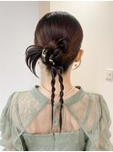 大人ガーリーダークアッシュミディアムレイヤー結婚式ヘアセット
