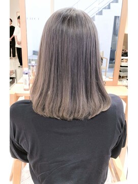 デイズ(days) カット＋アッシュグレージュブリーチ透明感カラーda410