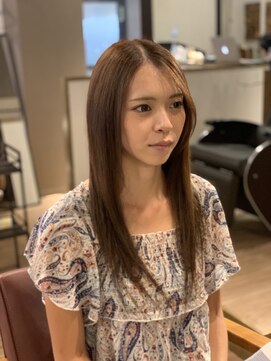 リリー(Lily) ロングストレートスタイル