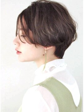 サーカス バイ ビュートリアム 青山(CIRCUS by BEAUTRIUM) ふんわり　すっきり　手入れ簡単　ショートヘア　耳掛けショート