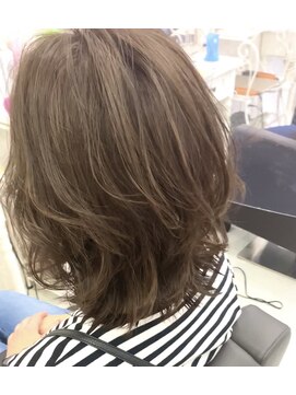 アヴニール アックス(Avenir axe) 大人世代のミディアムレイヤー