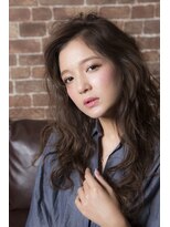 ミエル ヘア 新宿(miel hair)&nbsp;〈mielhair新宿〉大人ゆるウェーブロング　イルミナカラー