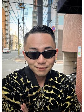 カムレイドフォーライフ(COMRADE 4 LIFE) 担当西村　ポンパドールスタイル