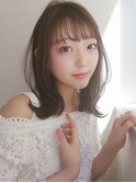 ふんわりフェザーミディアムレイヤースタイル