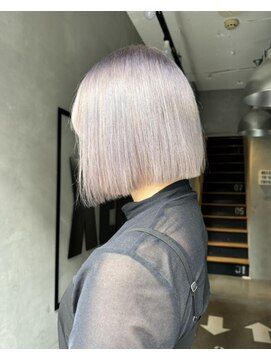 ジーナ(XENA) ペールホワイト×マチルダボブ×渋谷