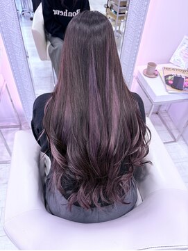 巻くほど可愛い♪旬のインナーブリーチバイオレッドカラー◎