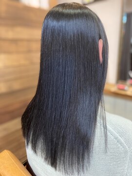 トリート(TREAT) 【シルク質感カラー】疲労回復・艶髪ヘッドスパ＋カット