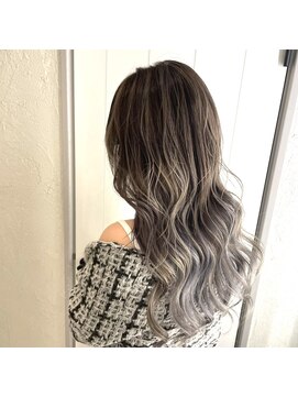 アンクス(anx) モノトーングレージュのバレイヤージュ