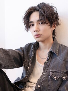 イオ 本厚木(io) 波巻きスパイラルパーマセンターパートウルフハイライト