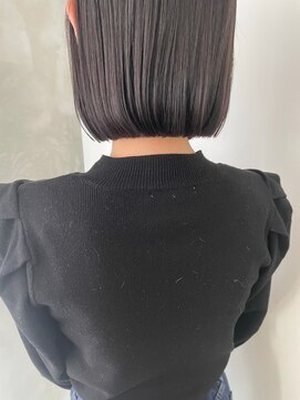 ガリカ 大名(Gallica) 【恒吉佐央理】大人黒髪ぱっつんボブ/襟足すっきり<博多>