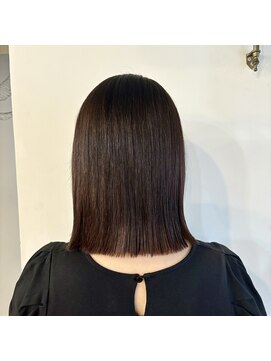 エルムトウキョウ(ELM Tokyo) 肩ラインのぷつっと艶ボブ