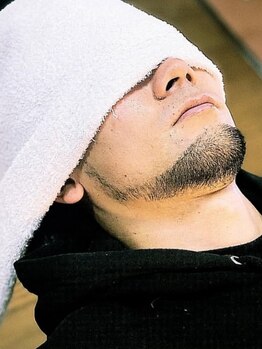 バーバーショップクロス(BARBER SHOP CLOTH)の写真/BARBERスタイルのシェービング・眉カットはぜひお試しを。清潔感のある好印象な男性に整えます◎