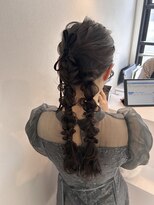 ディティカ サウ(Dityca sow)&nbsp;ツイン編みおろし/参列/結婚式/お呼ばれヘア