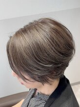 ダフィースヘア(DAFIES HAIR) *After→Before*右スワイプ【白髪かし／脱白髪染めハイライト】