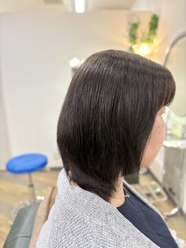 ビィーワンイースト(Be 1 EAST) ミディアムカット