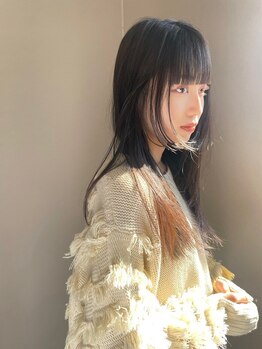 リヴ ヘアサロン(LiV HAIR SALON)の写真/カフェのような空間で、木の温もりと香りに包まれながら、心までほぐれるような“ひと息つける美容室”。