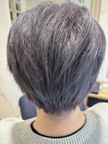 マイノリティー(Minority Produced By TOPHAIR)&nbsp;白髪ぼかしブリーチなし シルバーカラー（白髪率80％以上）