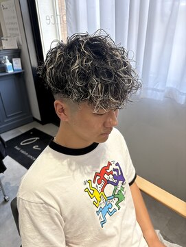 ワンス(once) メンズハイライト、スペインカール
