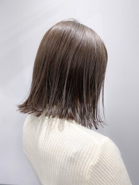 ジーナ 新宿(Zina) グレーアッシュ