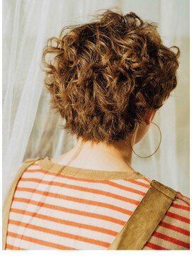 フローラビューティーヘアー(Flora Beauty Hair) 外国人風抜け感ショート/20代/30代/40代/50代/表町