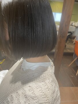 フランジェッタヘアー(Frangetta hair) ナチュラルボブ