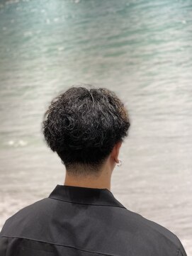 ヨシザワインク プレミアム 横浜 桜木町店(YOSHIZAWA Inc. PREMIUM) 波巻きパーマの後ろ