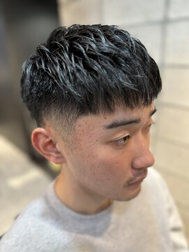 フランクスバーバー アンド ビアークラブ(FRANK'S BARBER and BEER CLUB) ナチュラルクロップ刈り上げ濡れパンアイパースキンフェード