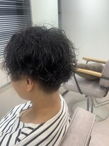 ユニ 江坂(Uni.)&nbsp;前下がりセンターパート　ツイストスパイラル