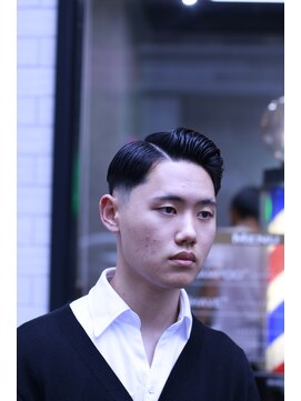 タフ バーバーショップ(TOUGH BARBER SHOP) サイドパート