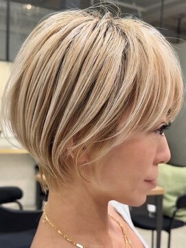 ビュー トウキョウ(VIEW TOKYO) 10代20代30代小顔顔まわり似合わせ耳かけショート