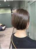 丸みショートボブ×カーキグレージュカラー