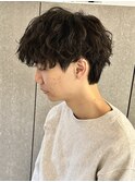 メンズミディアムスパイラルパーマ波巻きスパイラルパーマ眉毛