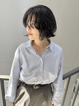 シュリット(schritt) 黒髪ボブ大人ボブ前髪なしウェーブボブパーマ渋谷mutsuki