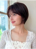 30代40代大人かわいい前髪ありの前下がりショートで絶壁解消！