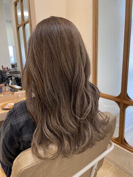 グロウウルマ(GLOW uruma) 明るめアッシュベージュ