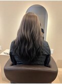 透明感グレージュ×ロングレイヤーで作る大人かわいいスタイル