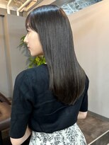 アトレ 梅田店(attrait)&nbsp;セミロングのツヤ髪ブラウン×大人っぽいカット