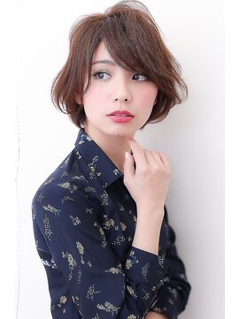 パシフィックダズールバトン(Pacific Dazzle baton) オシャレな大人のふんわりショートボブ